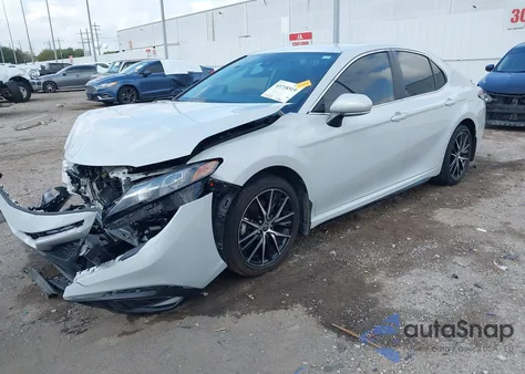 2024 Toyota Camry Se z USA, uszkodzony, nr VIN 4T1T11AK2RU213548